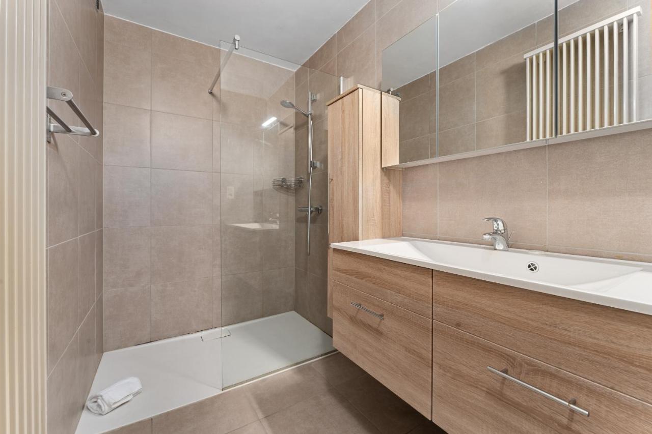 Ruime Woning 10P Met Zonnige Tuin & Nabij Strand 布兰肯贝赫 外观 照片
