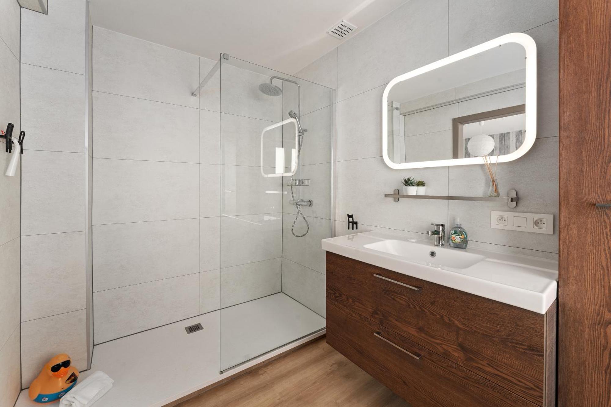 Ruime Woning 10P Met Zonnige Tuin & Nabij Strand 布兰肯贝赫 外观 照片